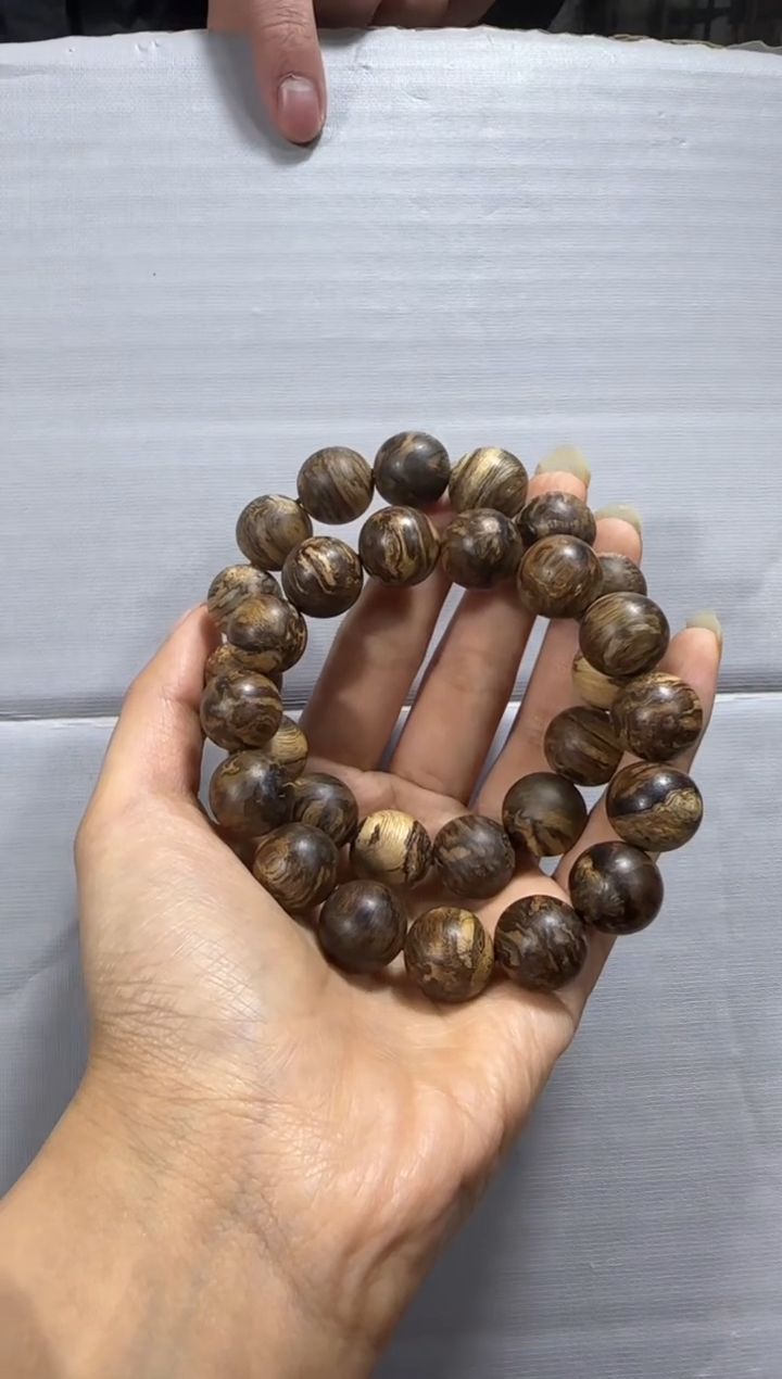【闪购商品】沉香手串文莱20老料1.4单圈多样性发货发其一