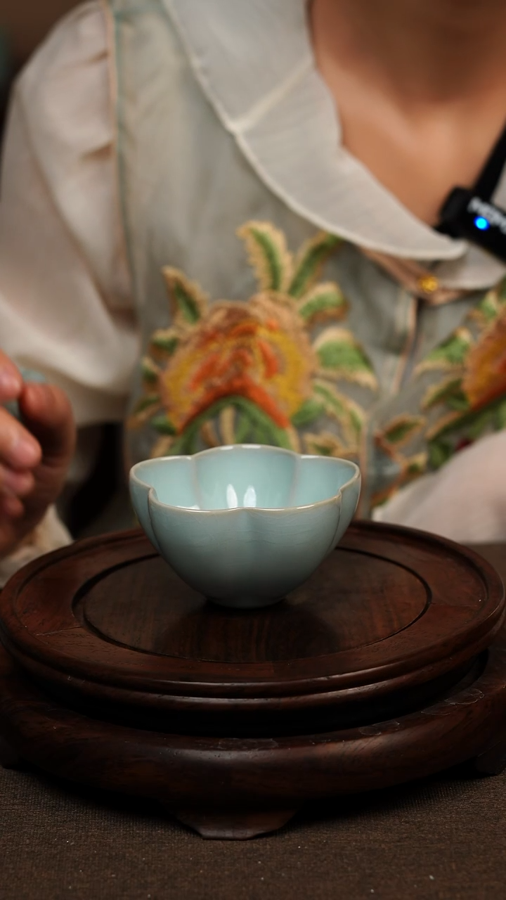 瓷片天青色梅花杯 80ML微瑕不带礼盒