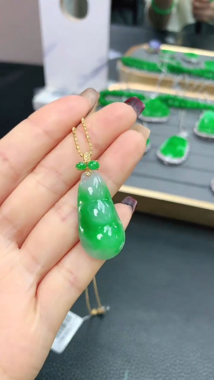 【闪购商品】翡翠颈饰18K金镶嵌赠礼盒证书