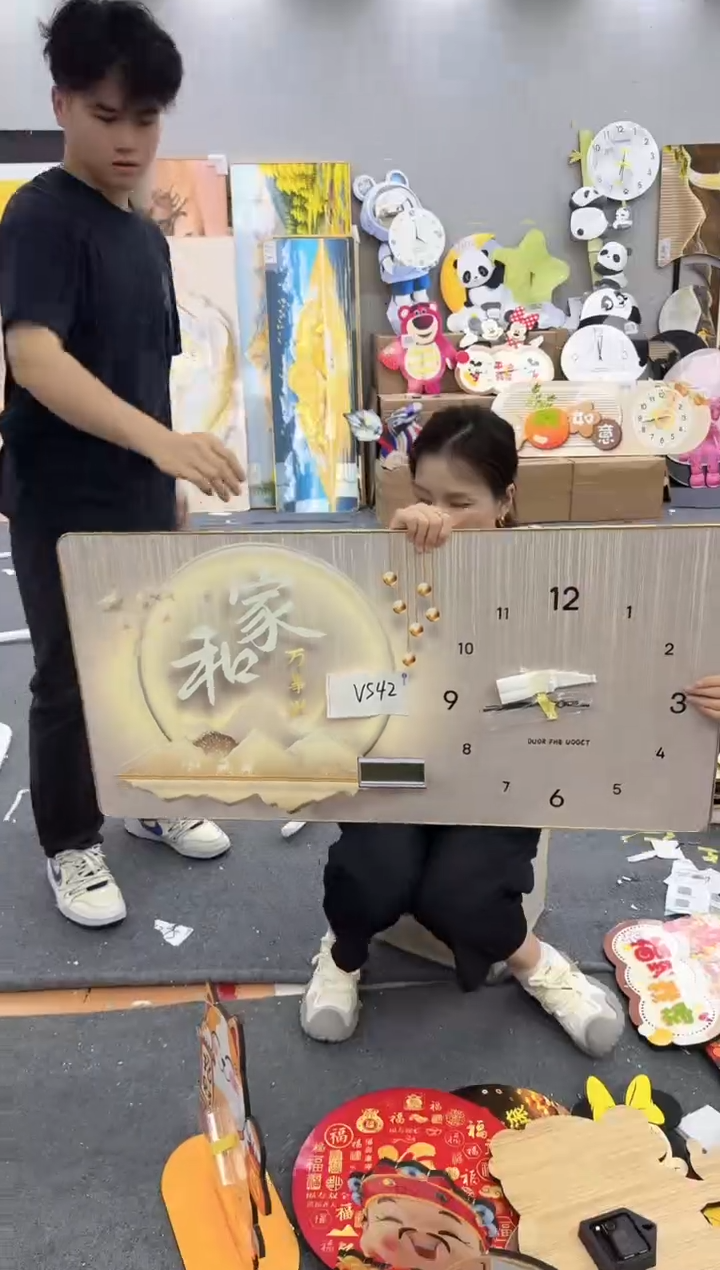 圆形孤品微瑕黑马闪购V542