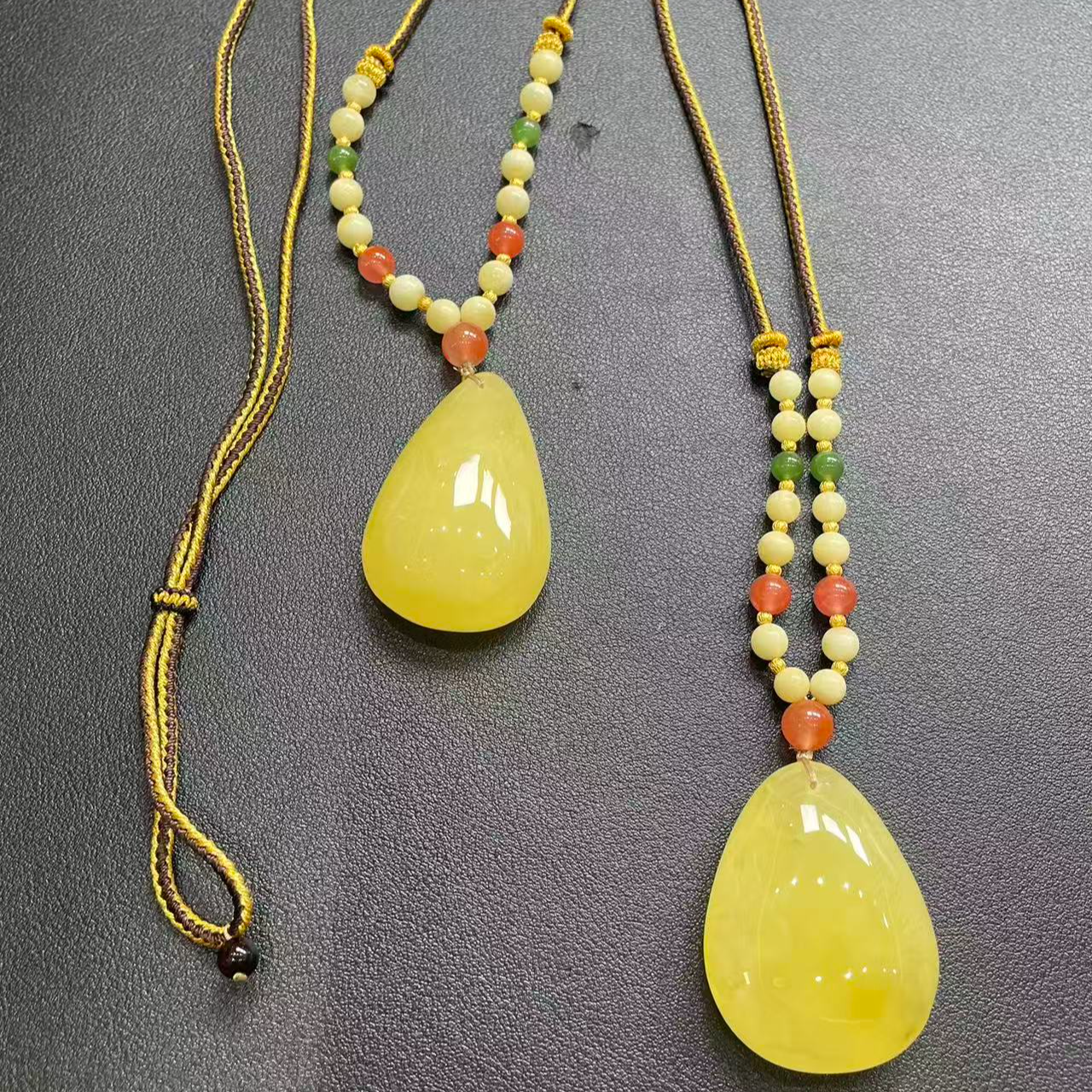 【玉经纶】-210161/Q27-蜜蜡吊坠-多样性发其一