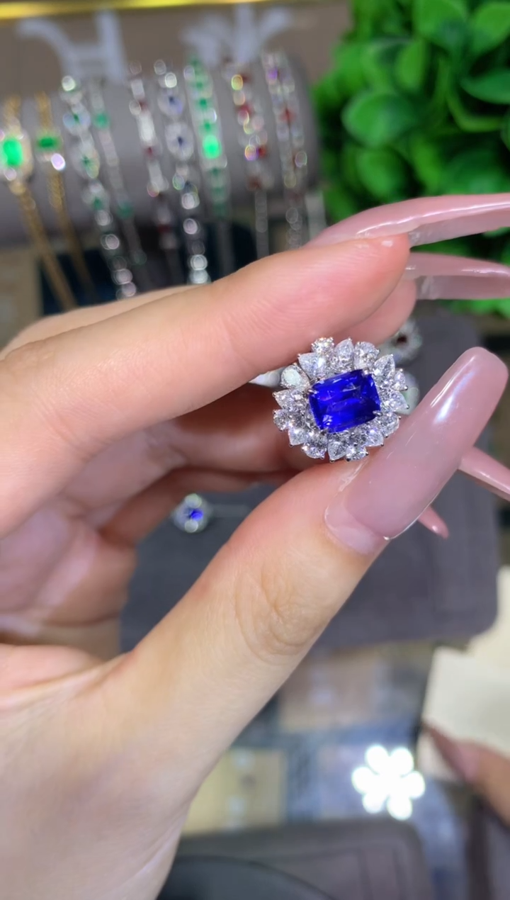戒指蓝宝石18K金镶嵌2.04CT