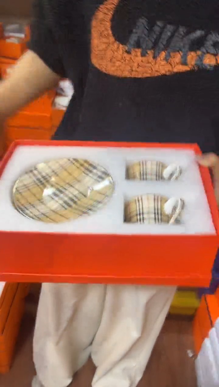 杯鸿辉家品牌瓷器，京东包邮！