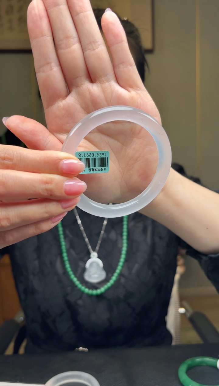 石英质玉手镯未镶嵌60