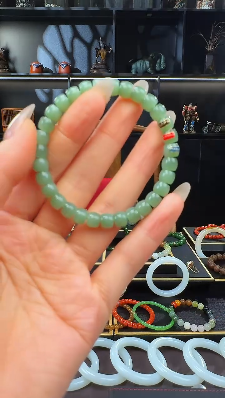 颈饰未镶嵌和田玉7mm粉青极致手串