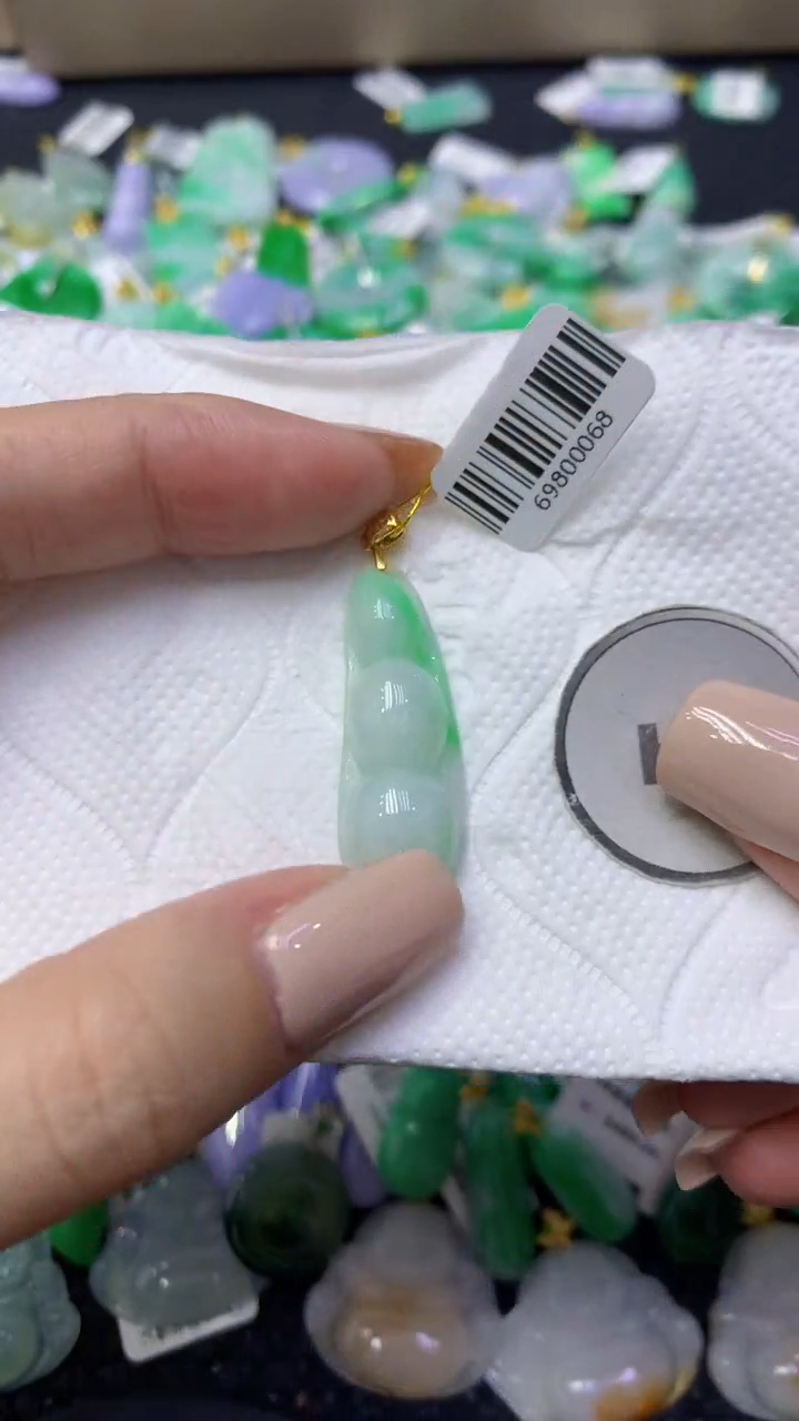 颈饰未镶嵌翡翠天然缅甸翡翠A货1