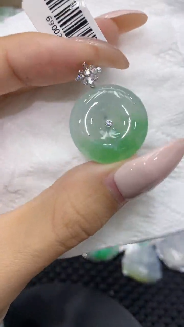 颈饰18K金镶嵌翡翠111111111111