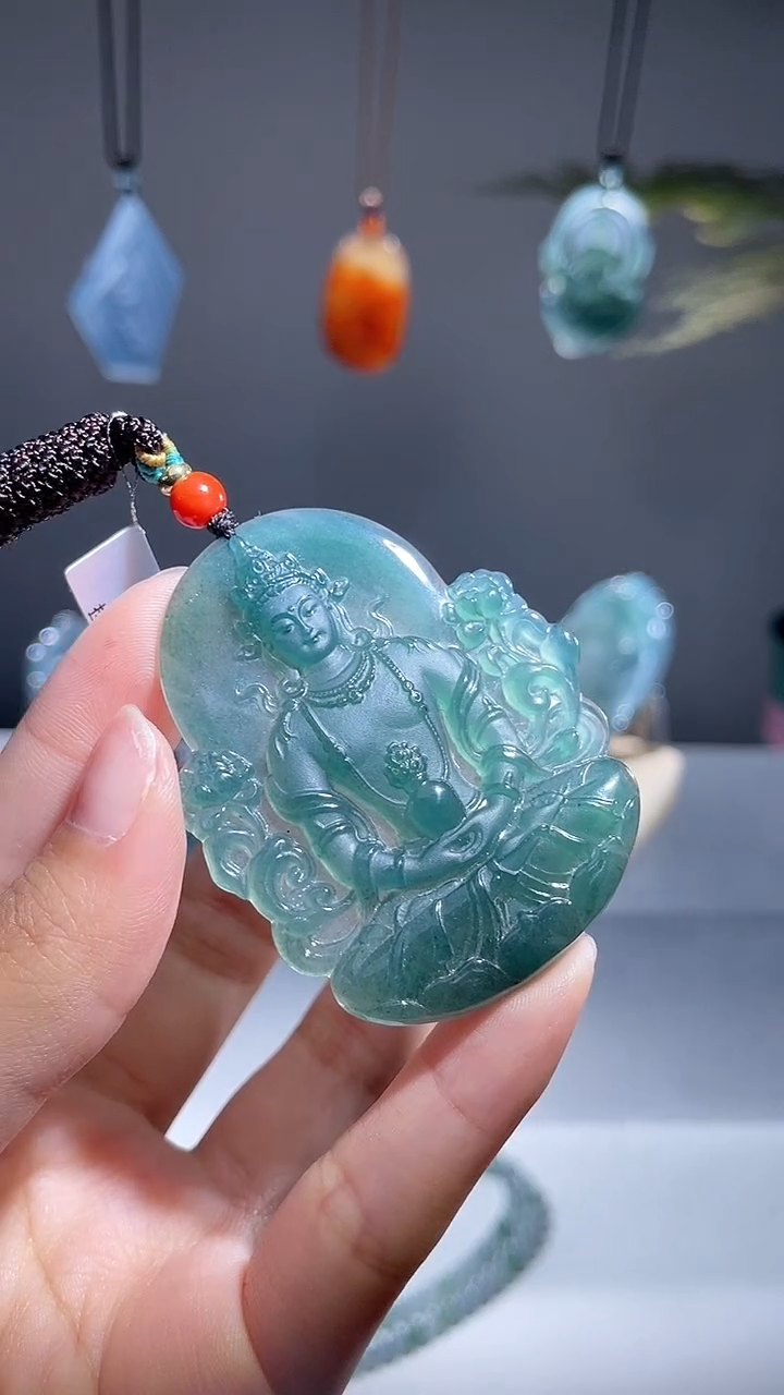 颈饰未镶嵌翡翠度母