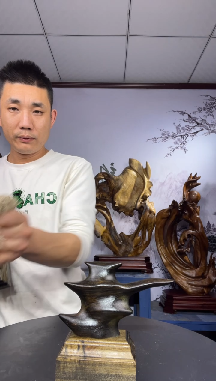 金丝楠木雕款周**少金丝楠木工艺品摆件