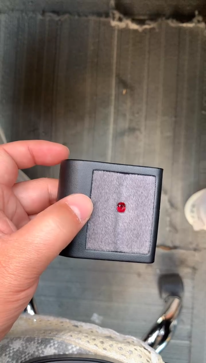 【闪购商品】定制尖晶石裸石未镶嵌0.94ct 枕型 红色调