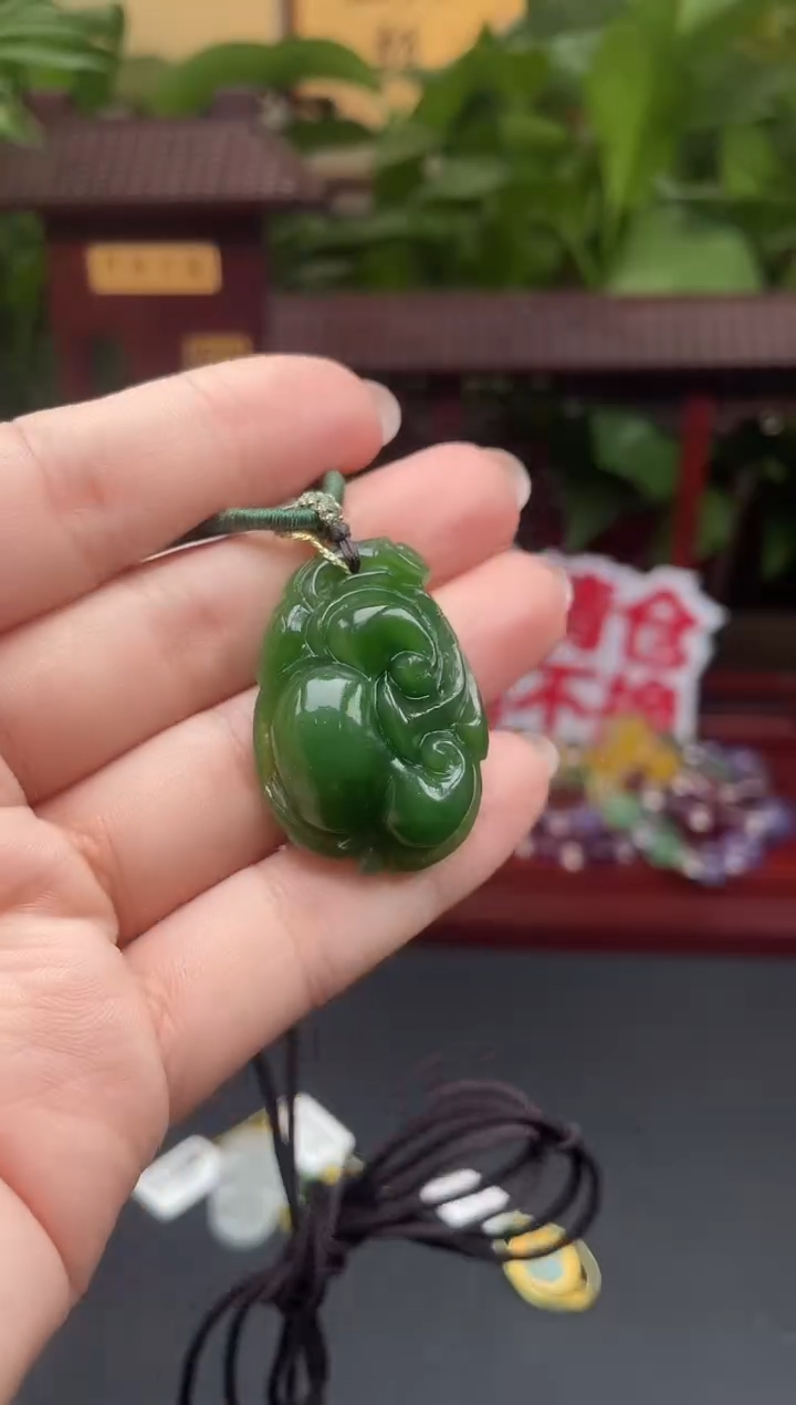 颈饰未镶嵌和田玉吊坠GH343