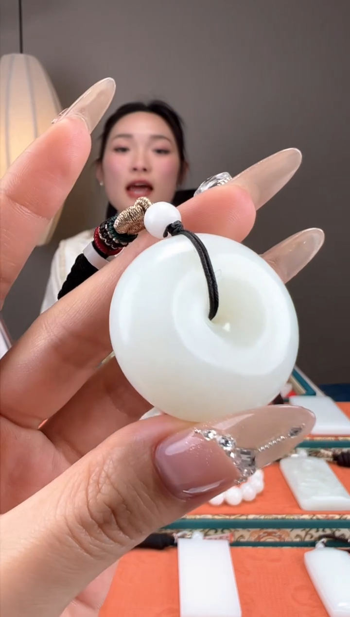 【闪购商品】和田玉颈饰未镶嵌1