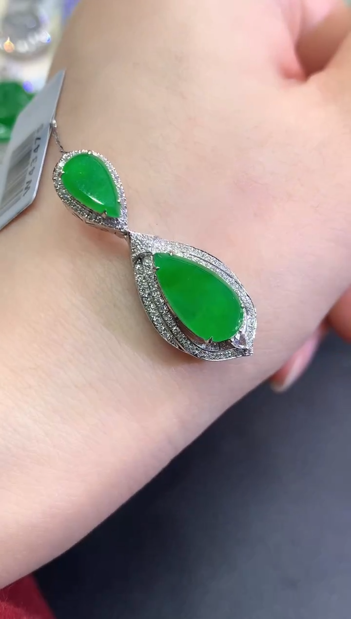 【闪购商品】翡翠颈饰18K金镶嵌D81   