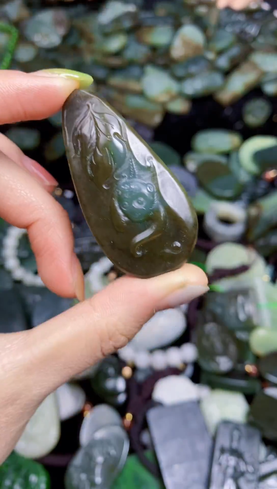 颈饰未镶嵌和田玉1