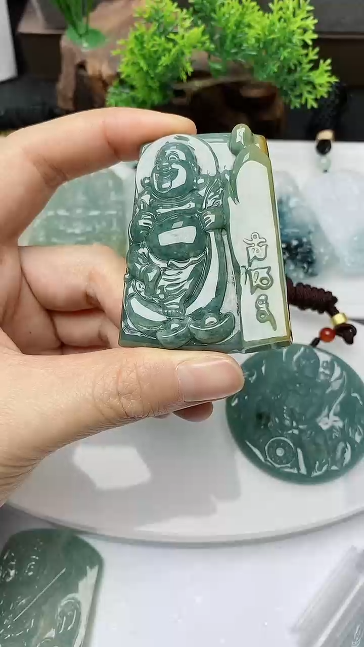 【闪购商品】翡翠颈饰未镶嵌