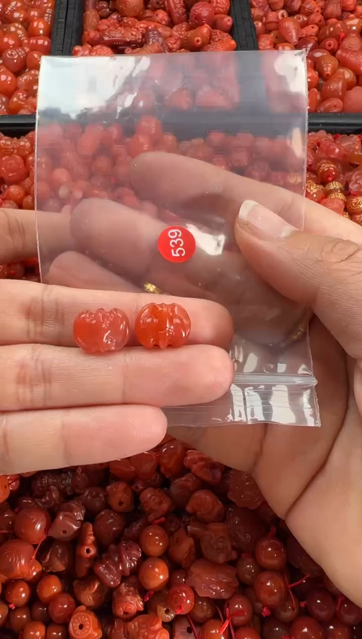 【闪购商品】南红玛瑙颈饰未镶嵌1