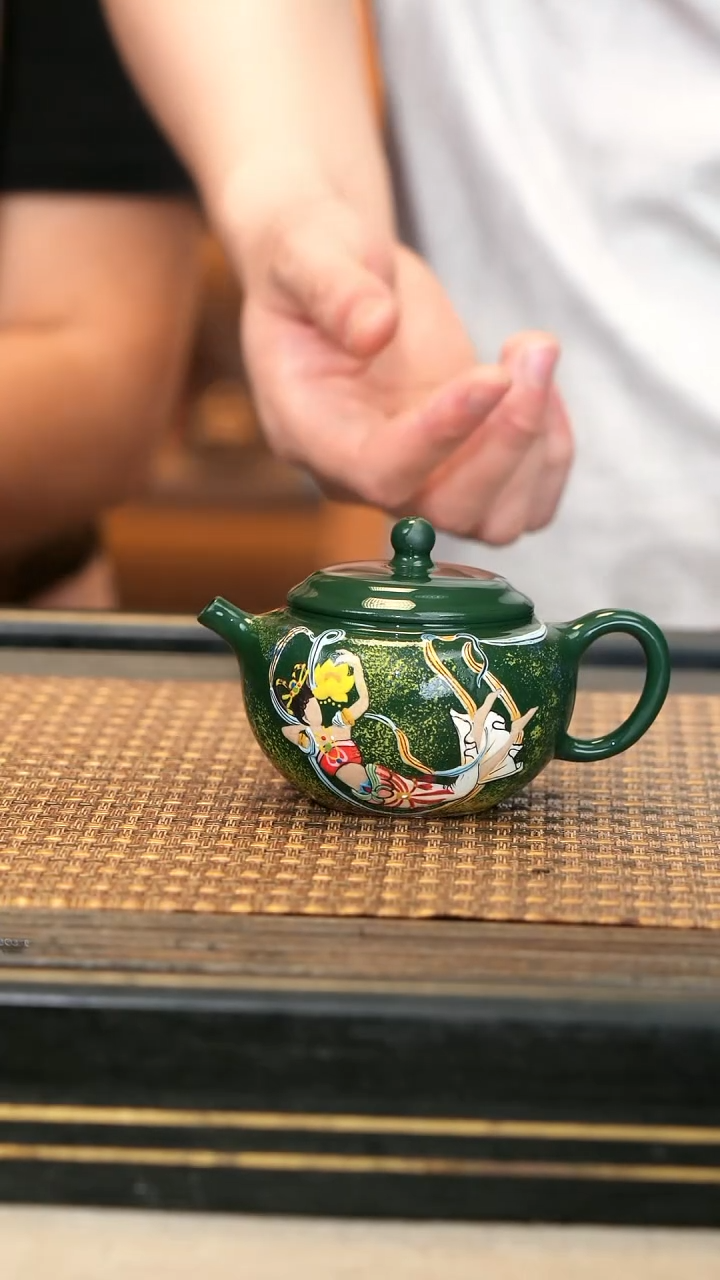 茶壶紫砂YLJ42《敦煌·圆珠》民国绿