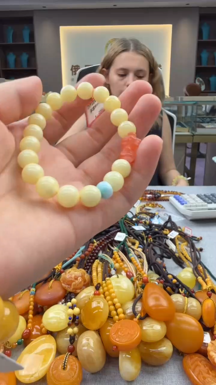 未镶嵌琥珀手链18秒拍号    假一赔三