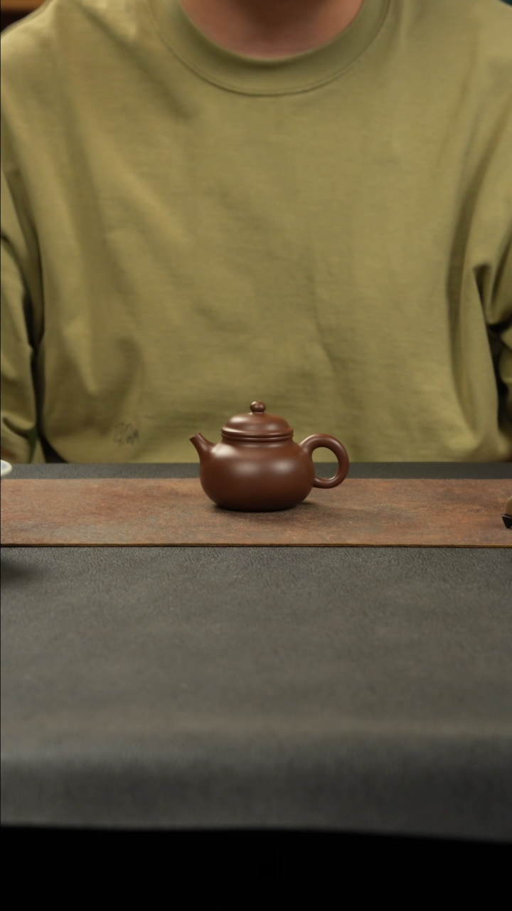 茶壶紫砂容天 紫泥