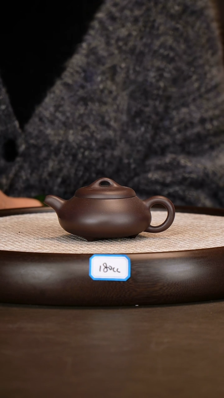 茶壶紫砂【张彩萍】黑墩头汉棠瓢    180CC