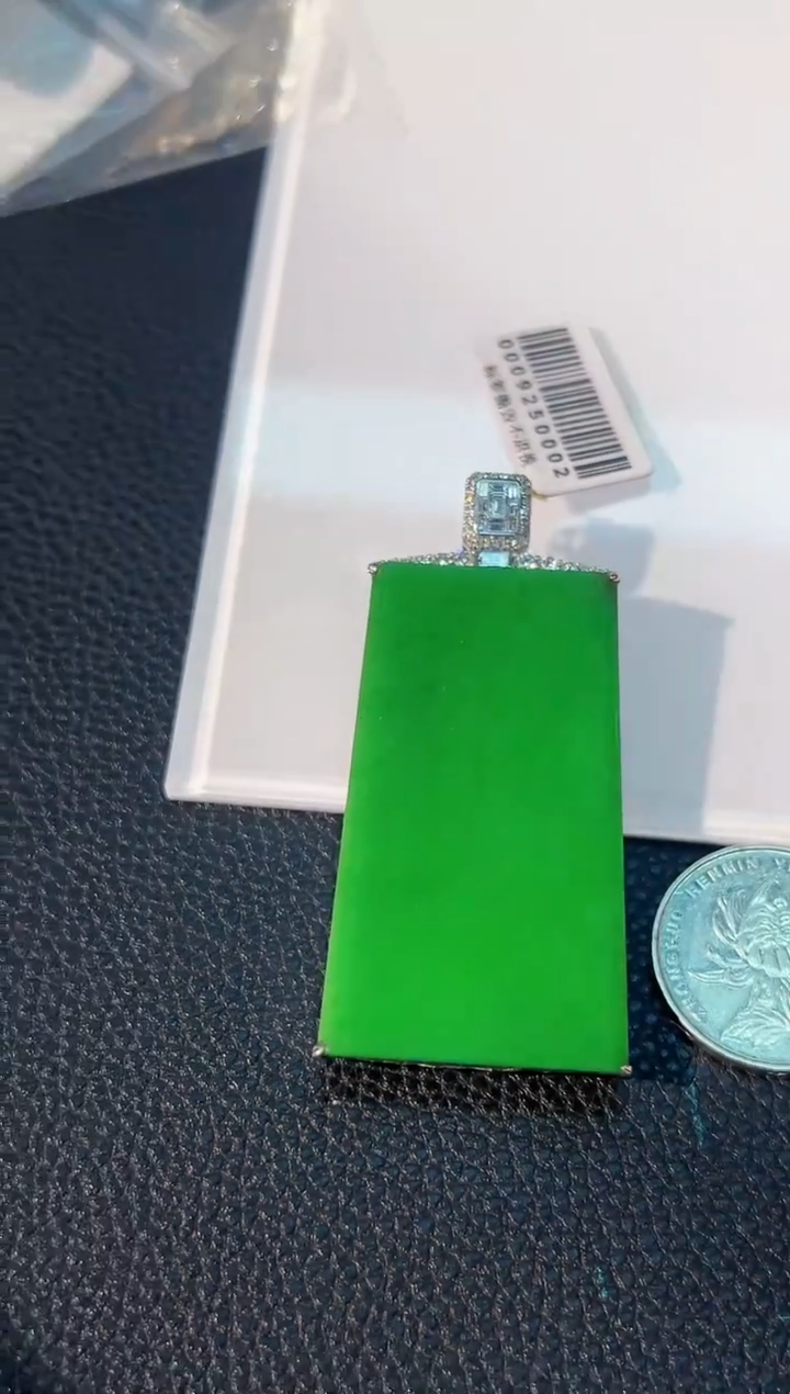 颈饰18K金镶嵌翡翠 缅料A货/支持复检/一件