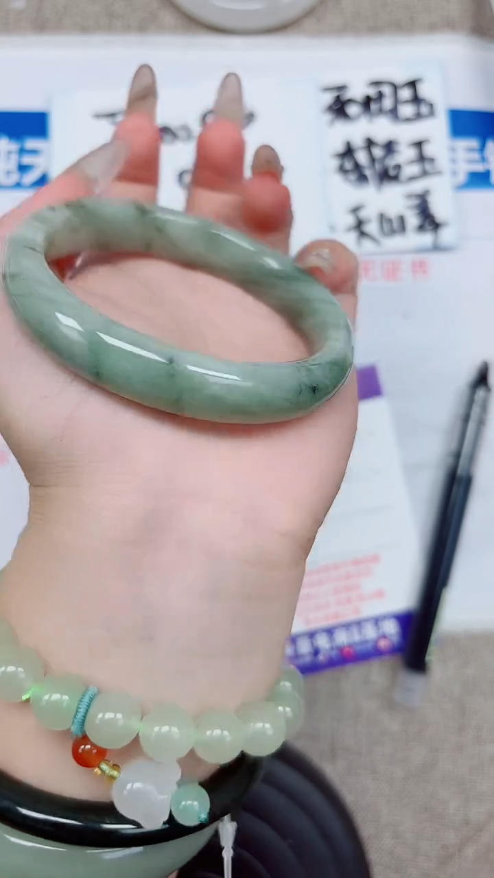 未镶嵌手镯石英质玉B113-55.56