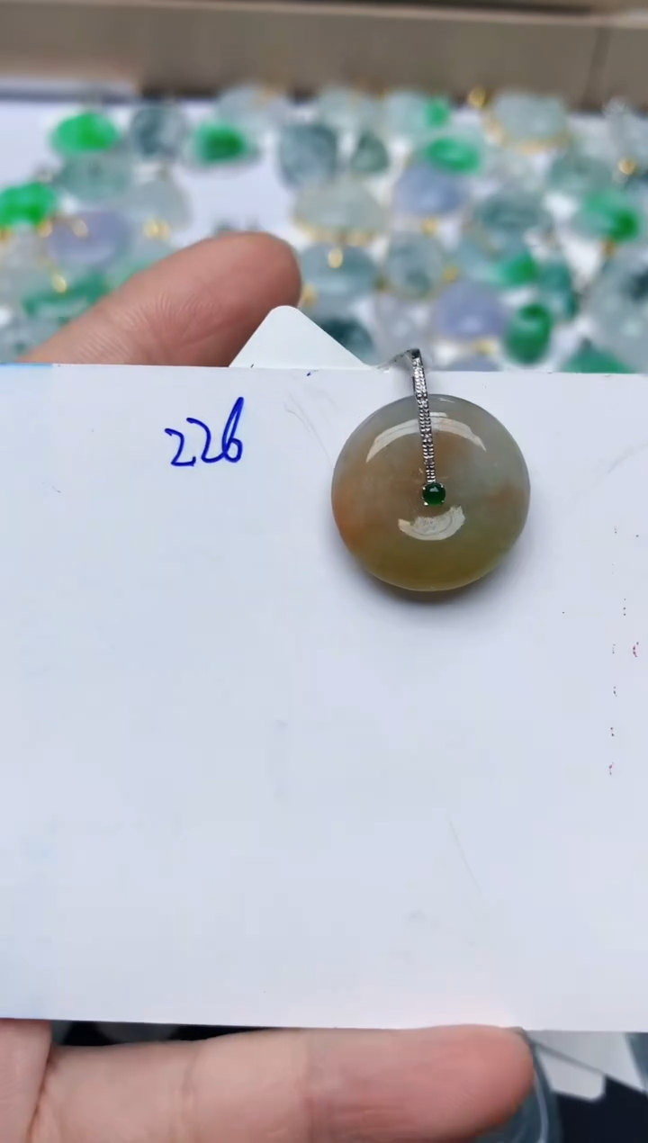 【闪购商品】翡翠颈饰18K金镶嵌天然翡翠A货   