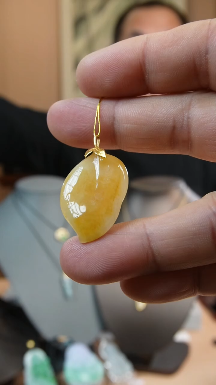 【闪购商品】翡翠颈饰18K金镶嵌天然缅甸翡翠吊坠