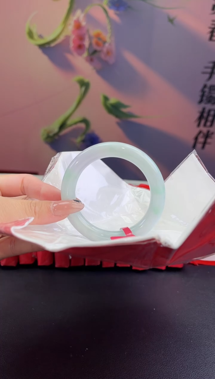 翡翠未镶嵌手镯4翡翠手镯