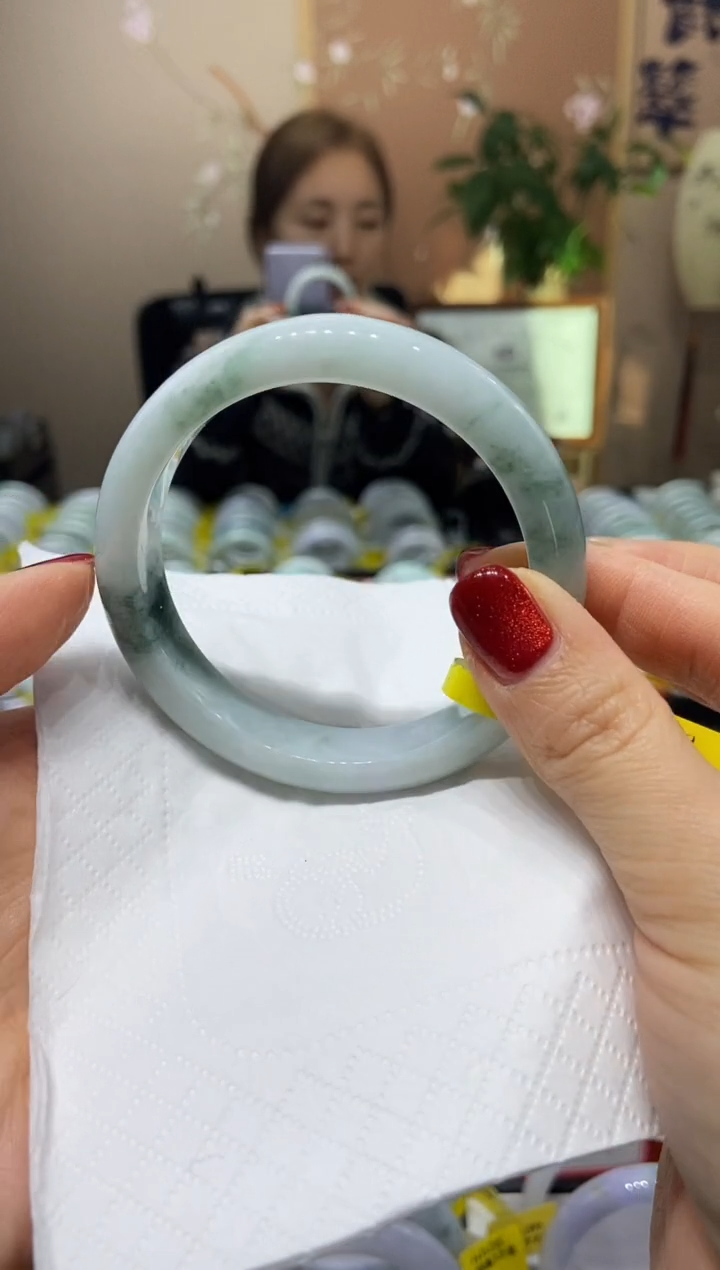 【闪购商品】翡翠手镯未镶嵌58.2圈口