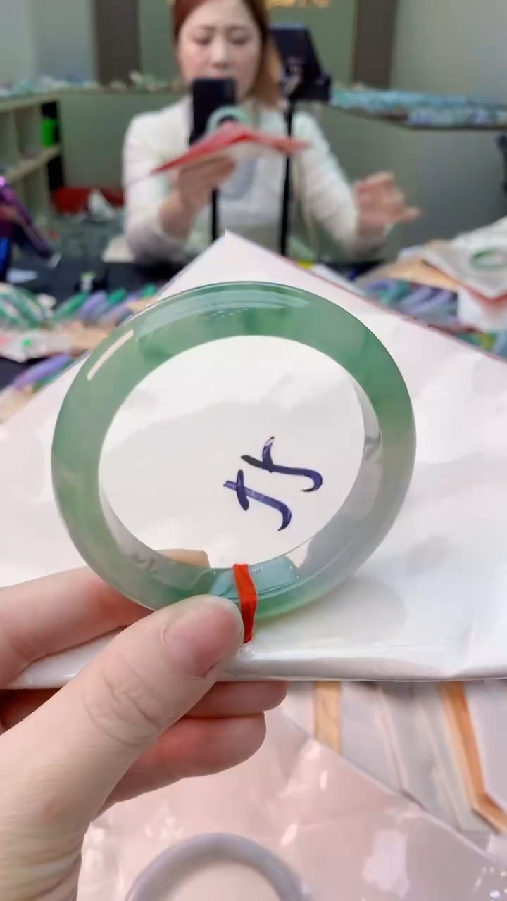 【闪购商品】翡翠手镯未镶嵌0884523747