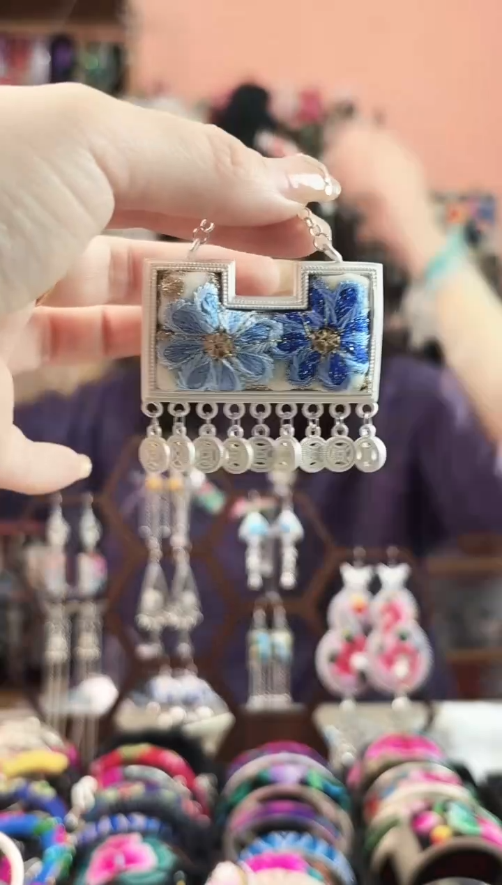 艺枝独绣手工饰品80