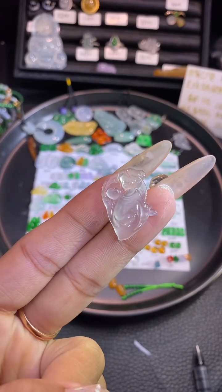 【闪购商品】翡翠挂件未镶嵌仙子