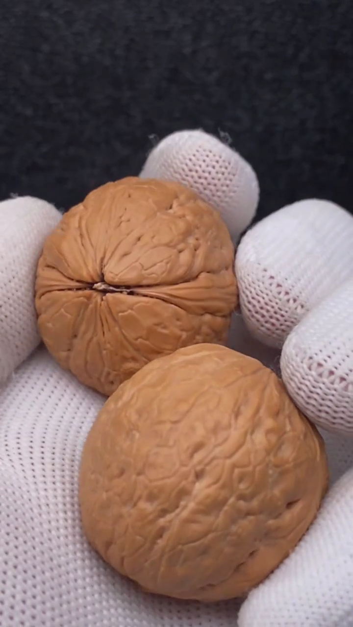 【闪购商品】文玩核桃把件蛇皮球