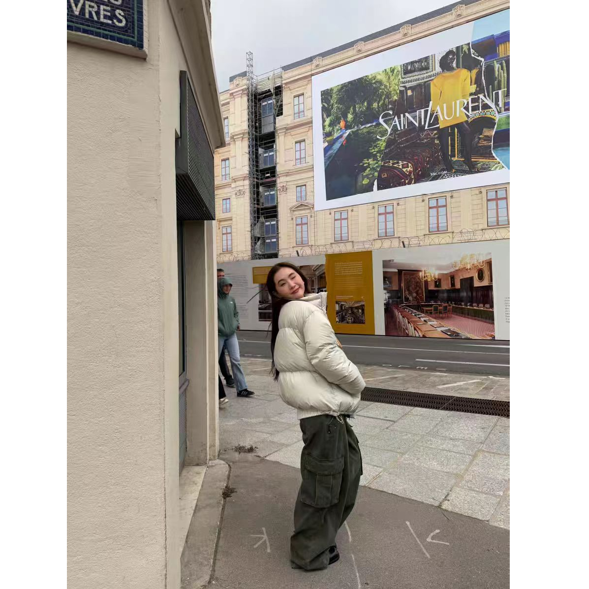 【奥莉】2025秋冬：白鸭绒羽绒服宽松立领面包服25600