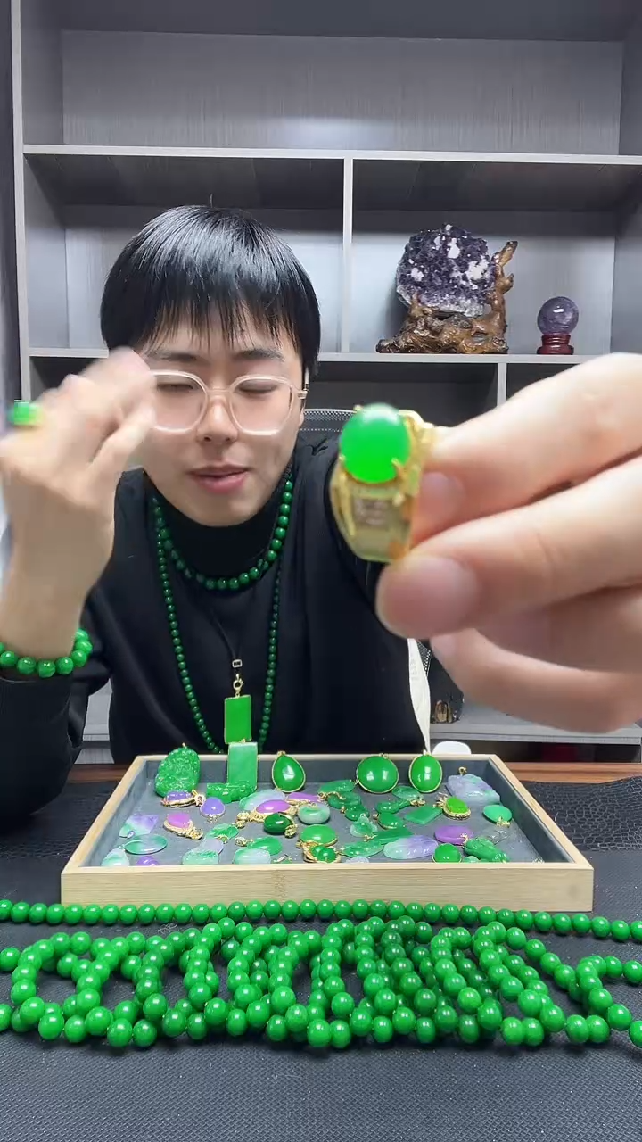 14K金镶嵌戒指翡翠戒指