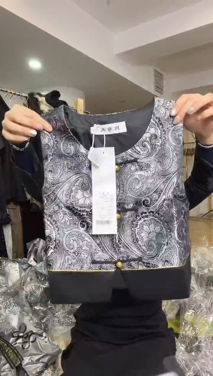 马甲       L码        105-115斤