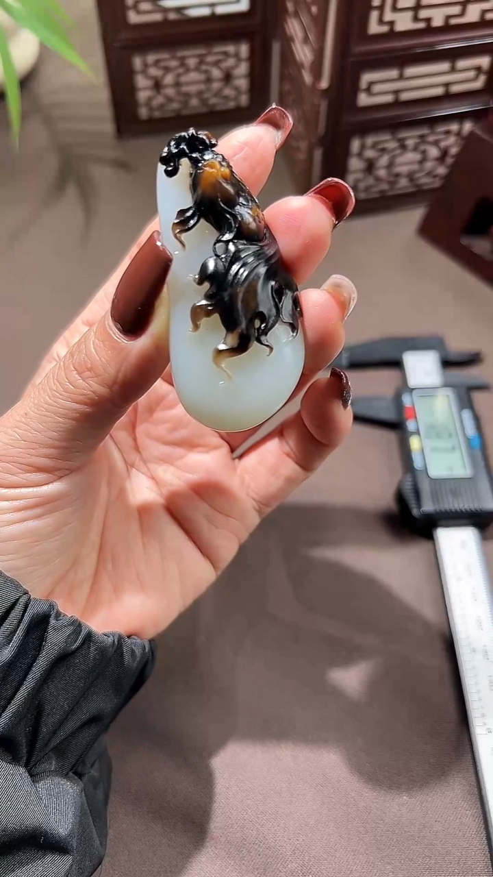 未镶嵌和田玉挂件和田玉年年有鱼挂件21