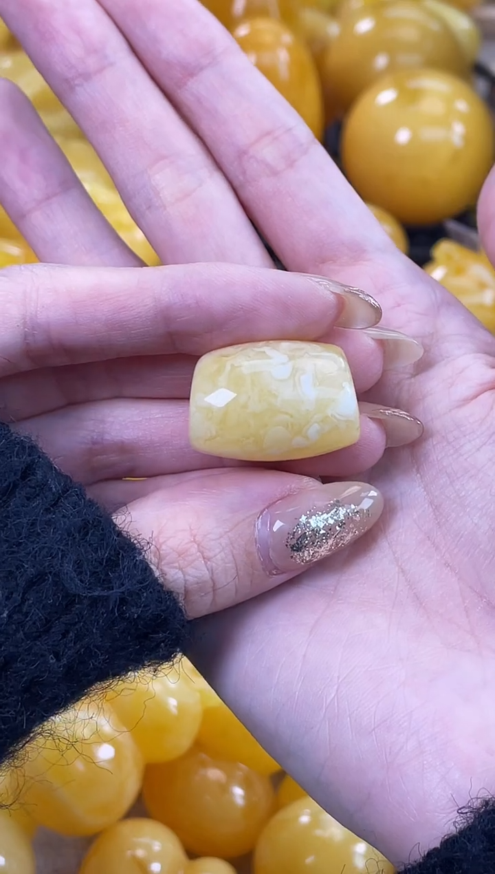 裸石琥珀未镶嵌J100