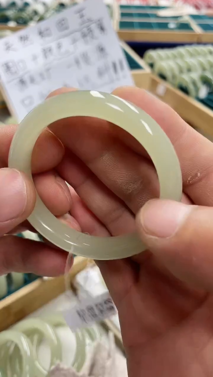 未镶嵌手镯和田玉雪*和田玉手镯