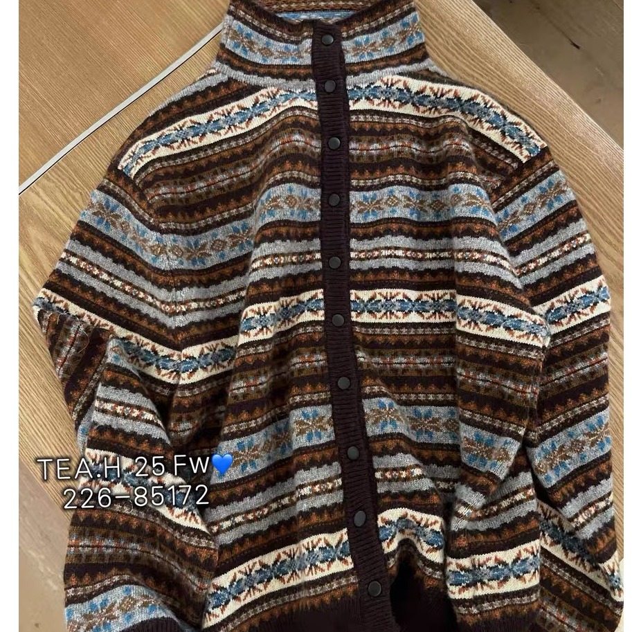 【费尔岛】欧洲站2025秋冬立领复古单排扣绵羊毛针织开衫女毛衣外套