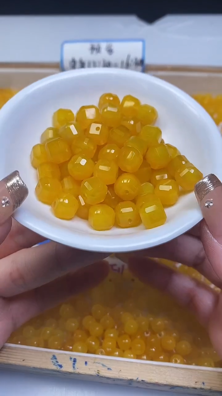 未镶嵌散珠玛瑙/玉髓A1076 鸡油黄玛瑙方糖10mm5个6.8元