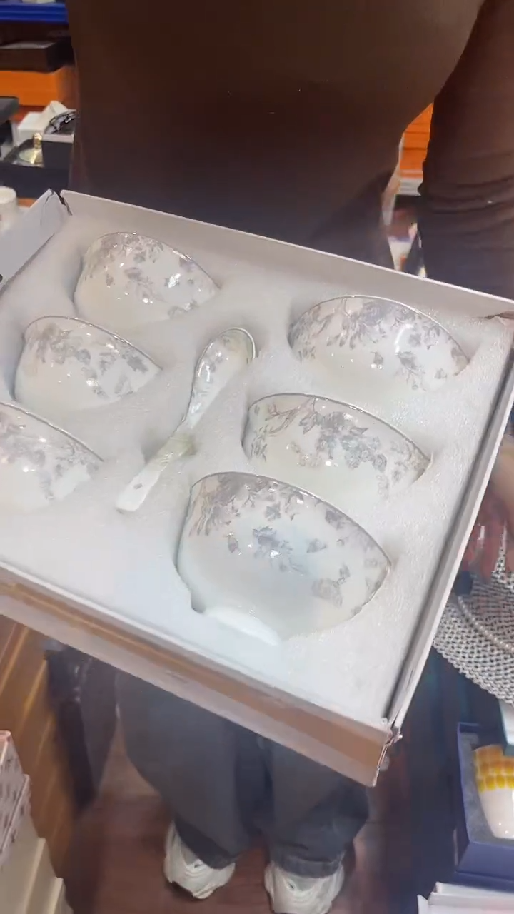 杯鸿辉家品牌瓷器，京东包邮！