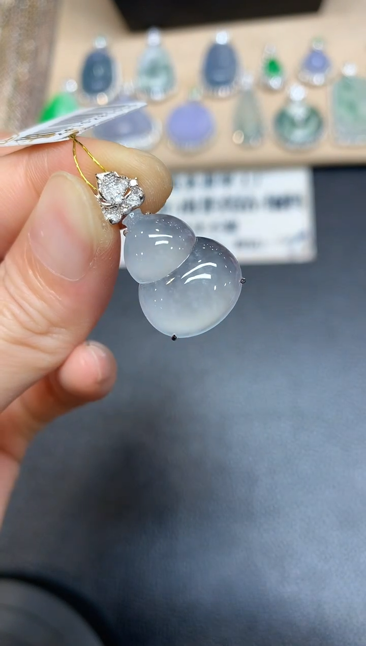 【闪购商品】翡翠吊坠(不含链)18K金镶嵌葫芦【无服务费多样性发其一
