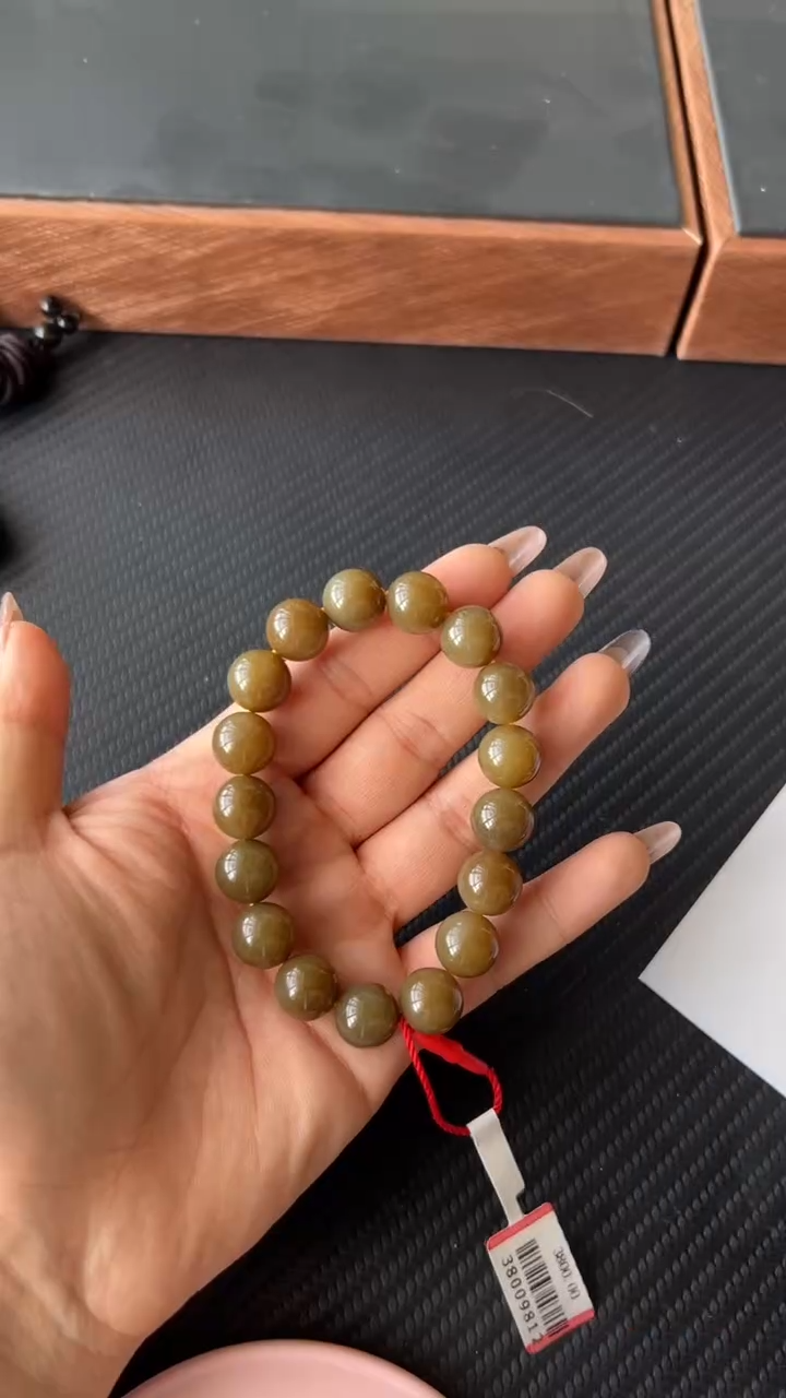 【闪购商品】和田玉手串未镶嵌且末金山微色差卡12