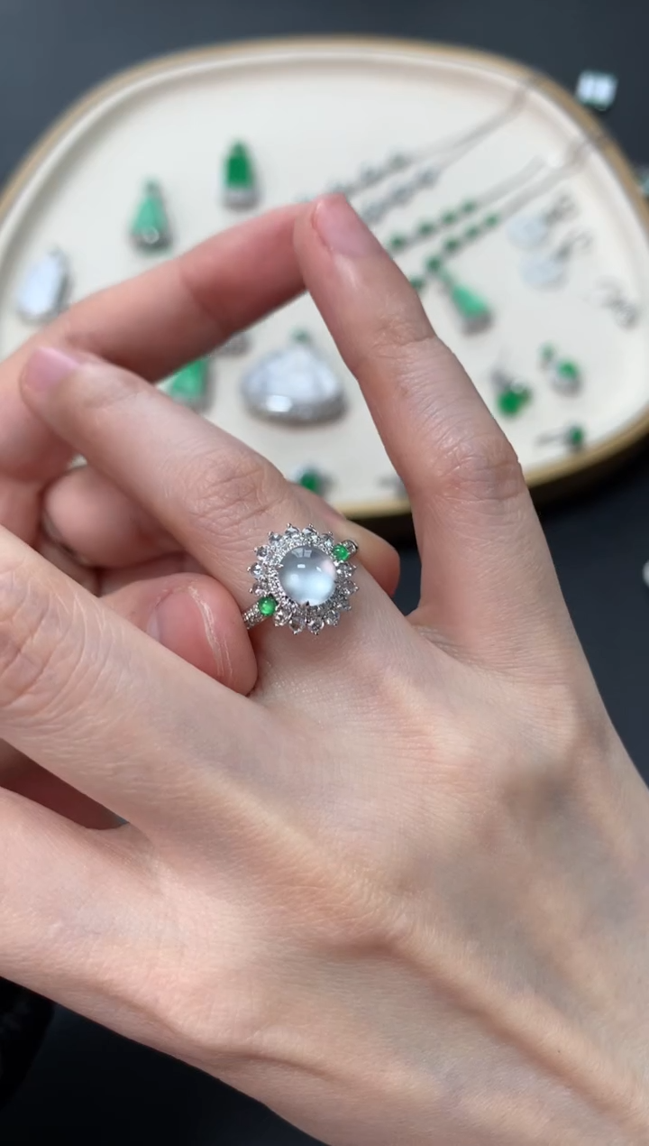 【闪购商品】翡翠戒指18K金镶嵌戒指8600