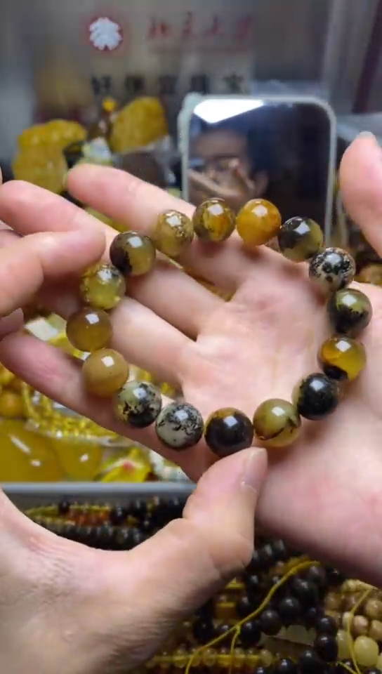 未镶嵌琥珀珠宝奇石蜜蜡