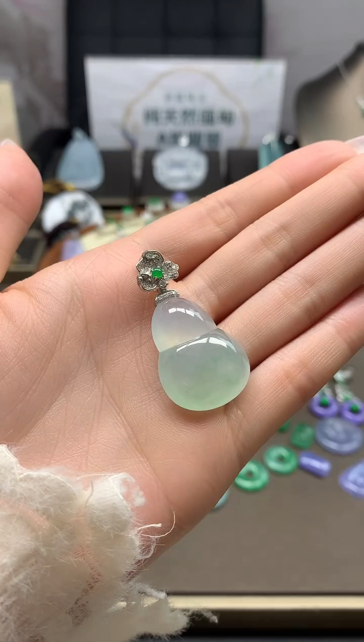 【闪购商品】翡翠吊坠(不含链)18K金镶嵌挂件