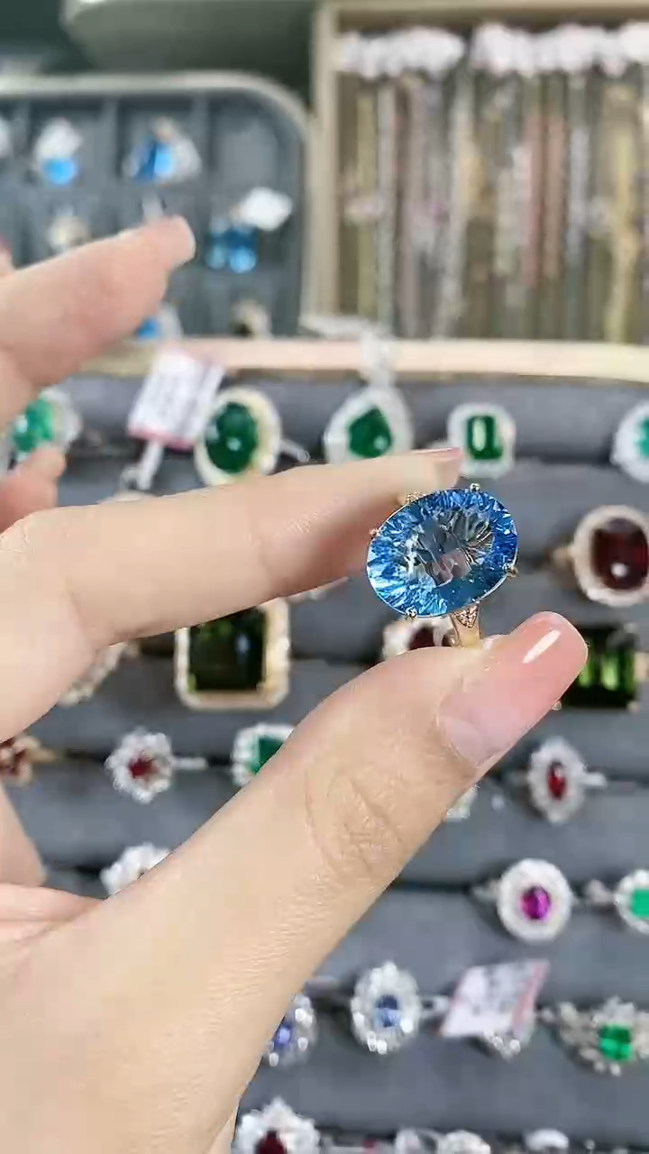 【闪购商品】托帕石戒指18K金镶嵌18K金镶嵌托帕石戒指