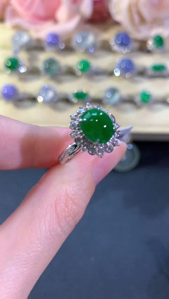 18K金镶嵌戒指翡翠冬日珠宝Q114